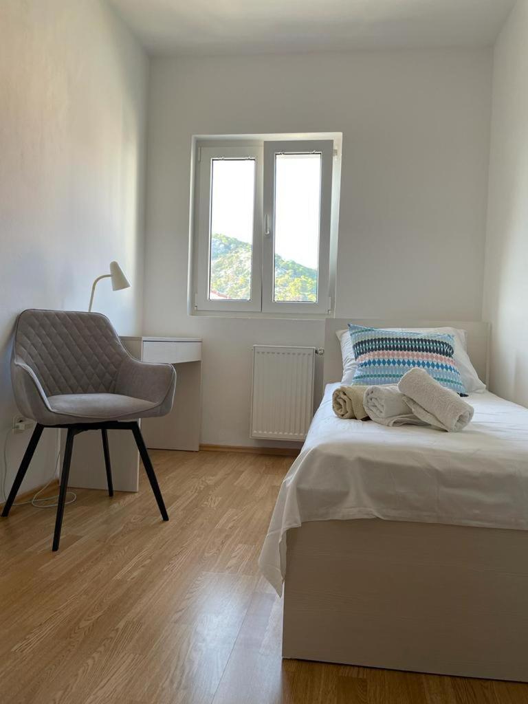 Apartment Place 2 Stay Hvar Town Esterno foto