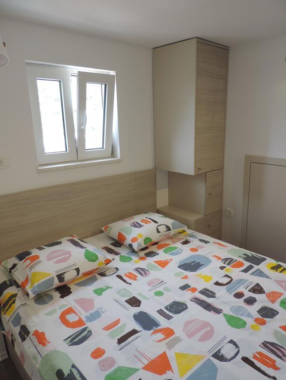 Apartment Place 2 Stay Hvar Town Esterno foto